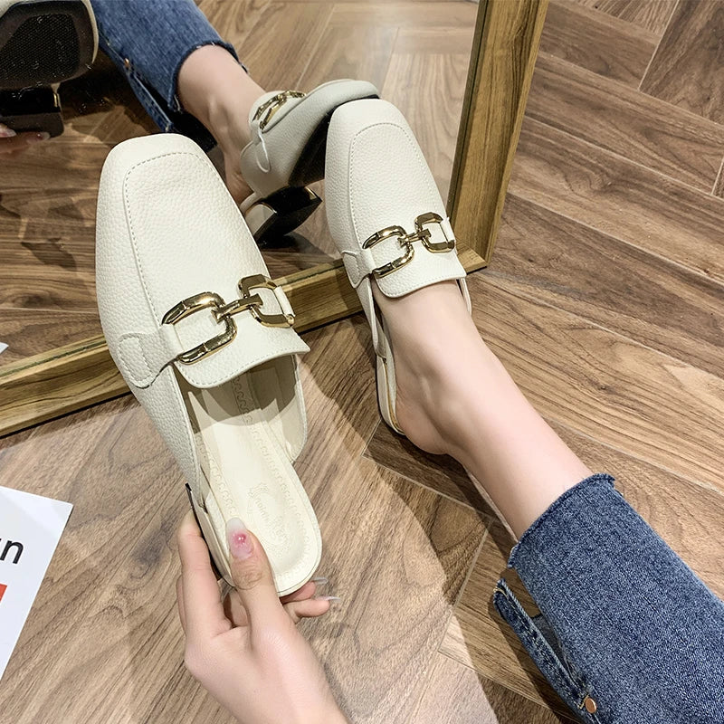 Mule Mocassim Feminino Off White  Eloá Fivela Dupla